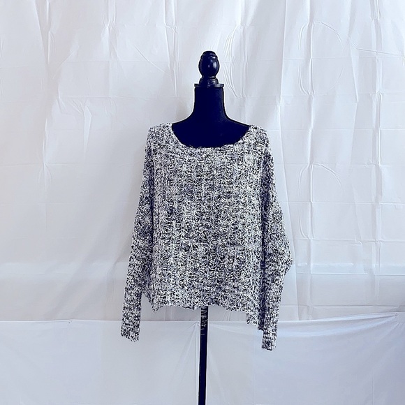 Wonderly Oversized Knit Sweater Size L - Picture 4 of 6